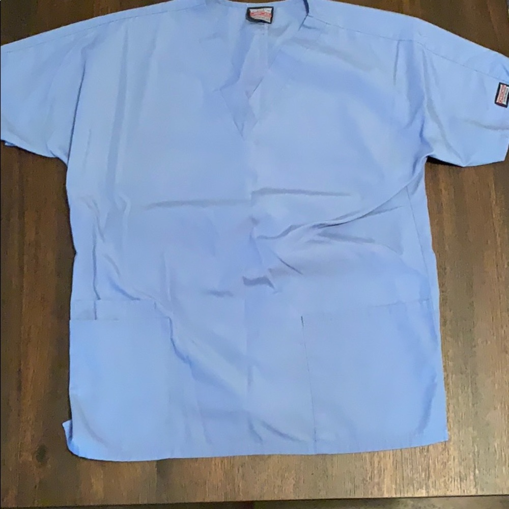 Women’s V-neck scrub top